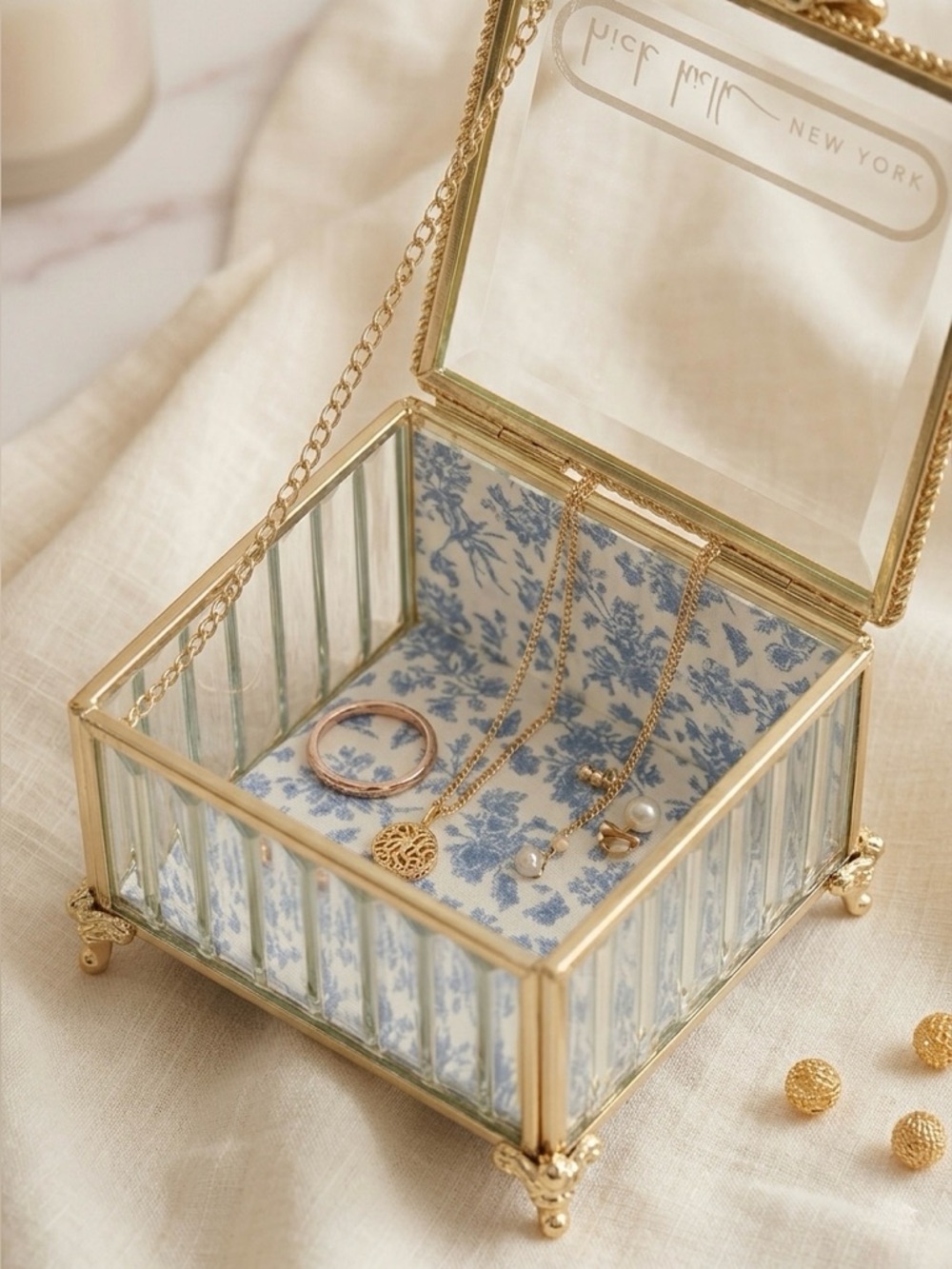Glass Jewelry Box with Gold Bow Accent brand New Home Decor - Picture 2 of 3